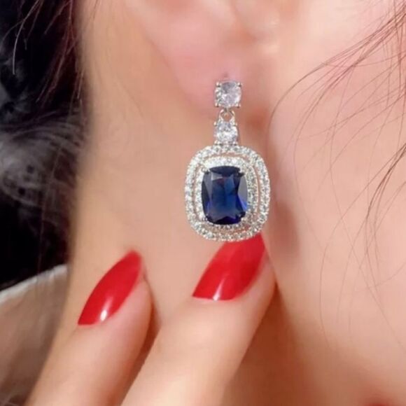 BlueāSquareĀ DiamondāCocktailāDangleāBlingāEarnings - Picture 2 of 2